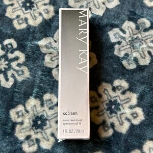 Mary Kay CC Cream Sunscreen Broad Spectrum SPF 15 - Very Light - 1 fl oz